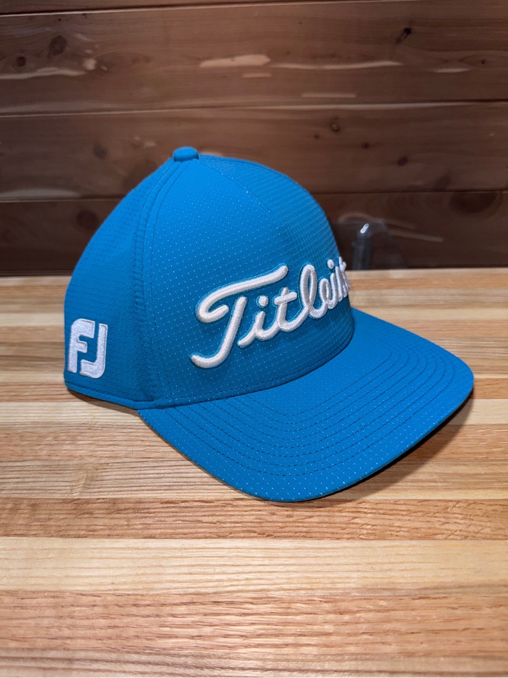 NEW Titleist x FJ x Pro V1 Tour Stretch Tech Fit L/XL Fitted Golf Hat Cap NWT